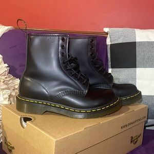 Black Dr.Martens Sz 7 (Women’s)